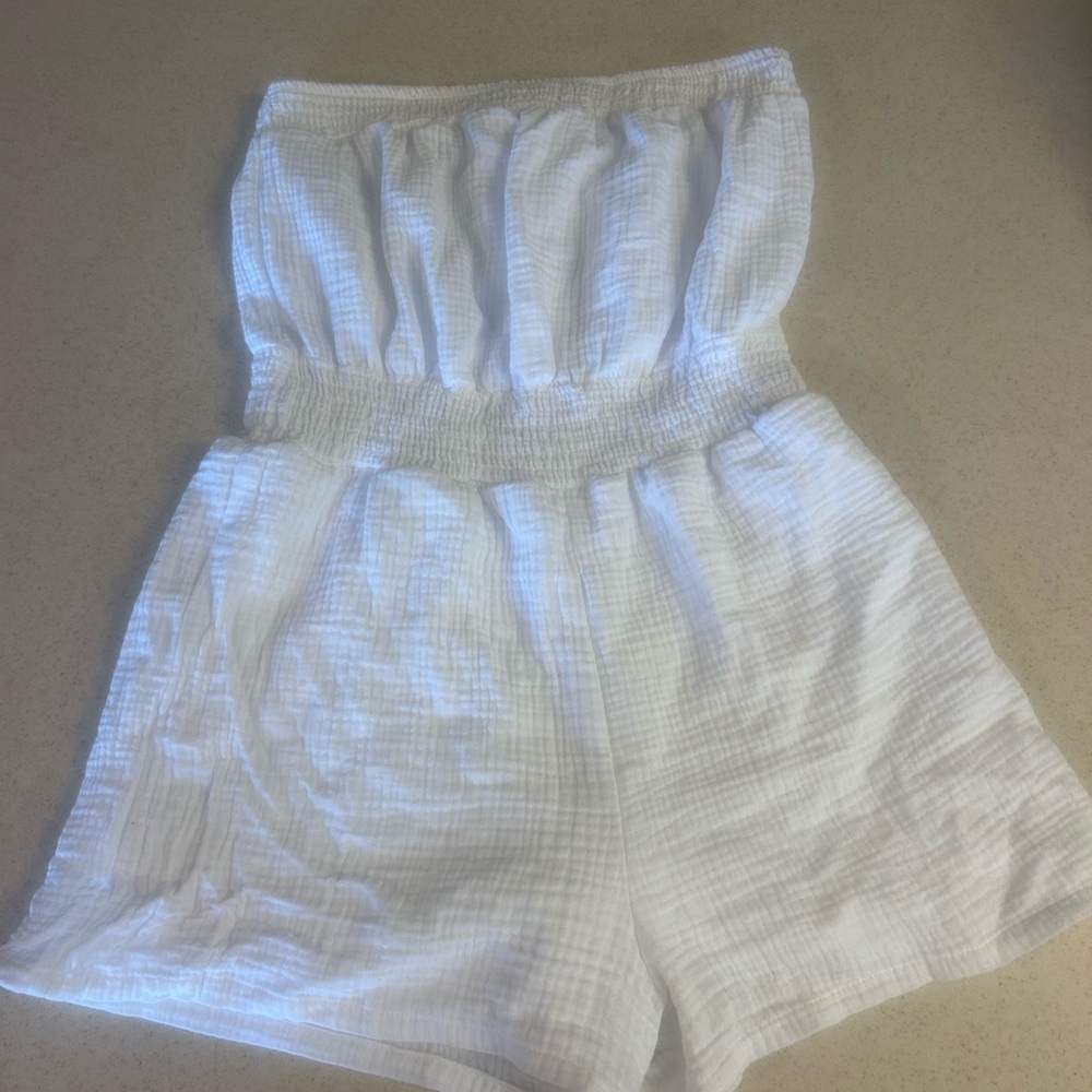 No Boundaries White Textured Strapless Outfit. Small but would fit a medium too